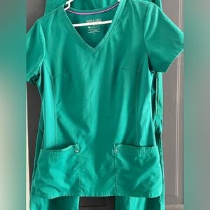 HEALING HANDS SCRUB SET